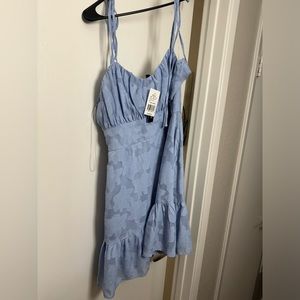 Blue spring/summer dress. NEVER WORN. Size: L